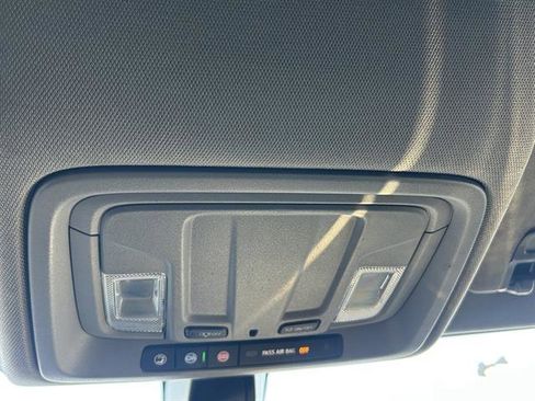 Used 2022 Chevrolet Silverado 1500 LT image 20