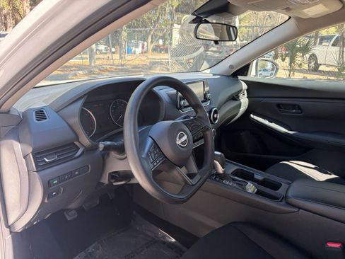 Used 2025 Nissan Sentra S image 33
