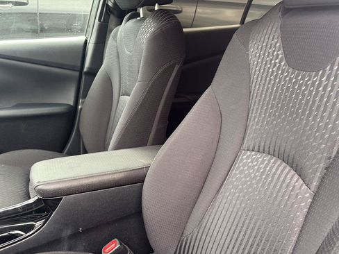 Used 2018 Toyota Prius Prime Plus w/ Carpet Mat Package FWD image 5