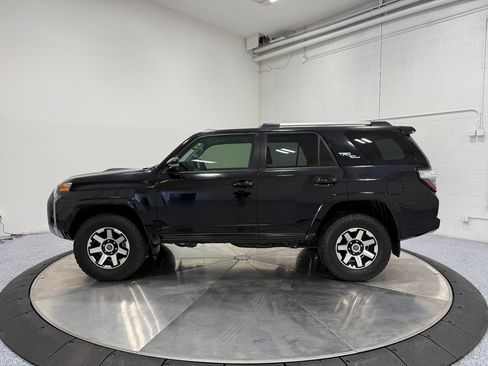 Used 2018 Toyota 4Runner TRD Off-Road Premium image 4