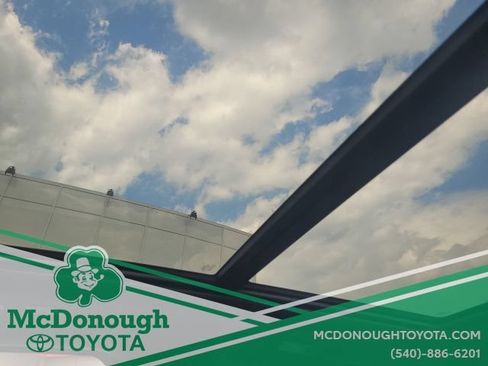 Used 2024 Toyota Sequoia Platinum AWD/4WD image 23