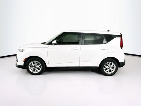 Used 2022 Kia Soul LX w/ Technology Package image 4