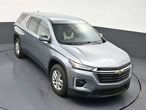 Used 2023 Chevrolet Traverse LS FWD image 18