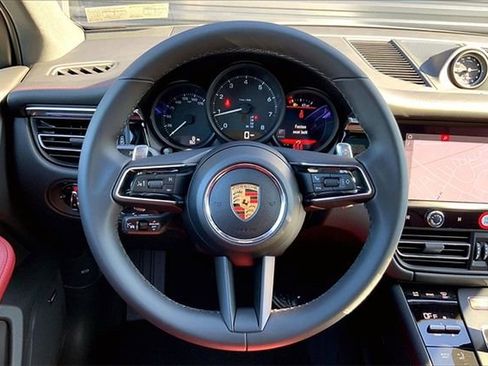 Certified 2026 Porsche Macan image 7
