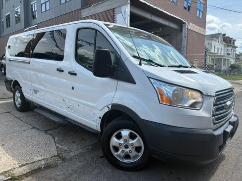 Used 2017 Ford Transit 350 XLT RWD image 3