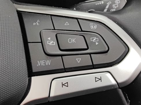 Certified 2023 Volkswagen Taos SE AWD/4WD image 28
