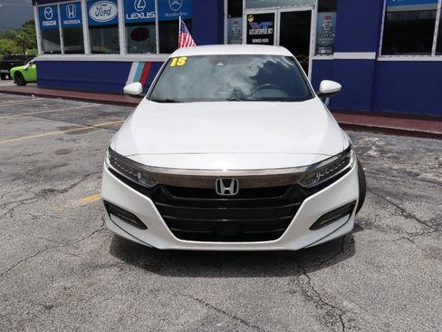 Used 2018 Honda Accord Sport image 8