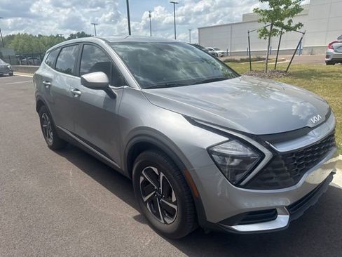 Used 2023 Kia Sportage LX image 14