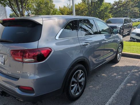Used 2020 Kia Sorento AWD V6 image 4