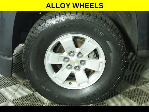Used 2018 Chevrolet Colorado W/T w/ WT Convenience Package RWD image 4