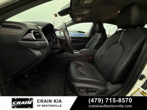 Used 2024 Toyota Camry SE image 21