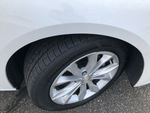 Used 2024 Chevrolet Malibu LT image 23