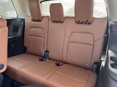 New 2026 Nissan Pathfinder Platinum FWD image 16