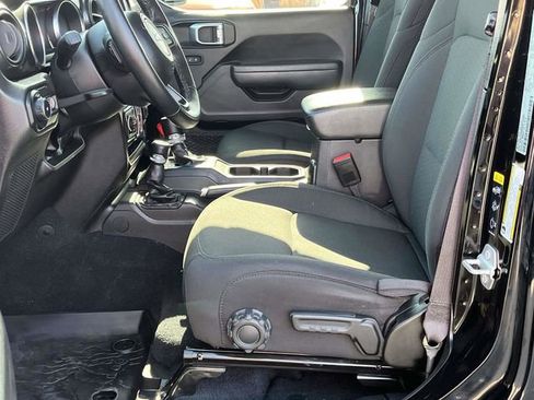 Used 2022 Jeep Wrangler Unlimited Sport AWD/4WD image 13