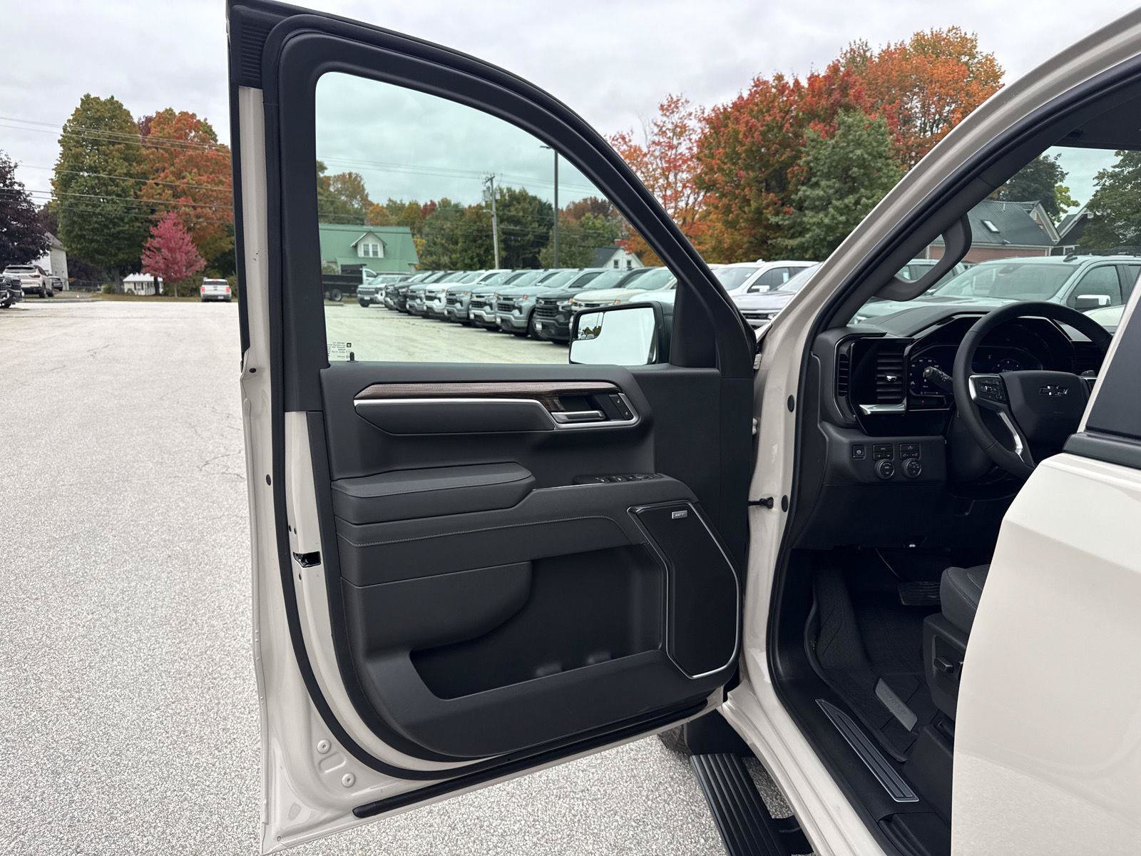 New 2026 Chevrolet Silverado 1500 RST w/ Convenience Package II AWD/4WD image 14