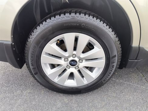 Used 2019 Subaru Outback 2.5i Premium w/ Popular Package #2 image 11