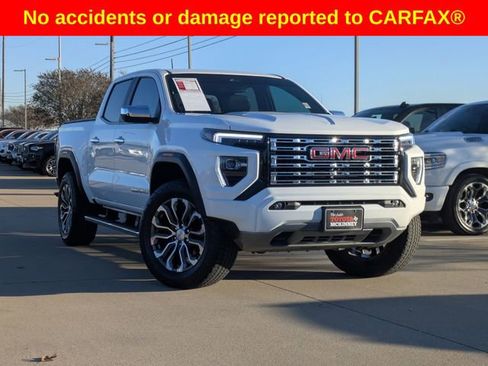 Used 2024 GMC Canyon Denali image 2