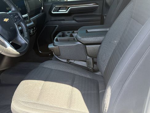 Used 2025 Chevrolet Silverado 2500 LT AWD/4WD image 10