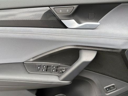 New 2026 Volkswagen Tiguan SE R-Line AWD/4WD image 10