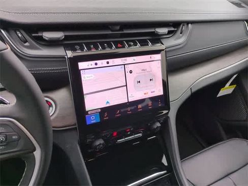 New 2025 Jeep Grand Cherokee Limited image 28