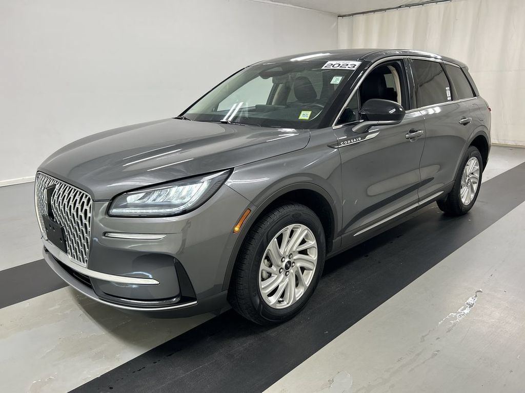 Used 2023 Lincoln Corsair AWD image 5
