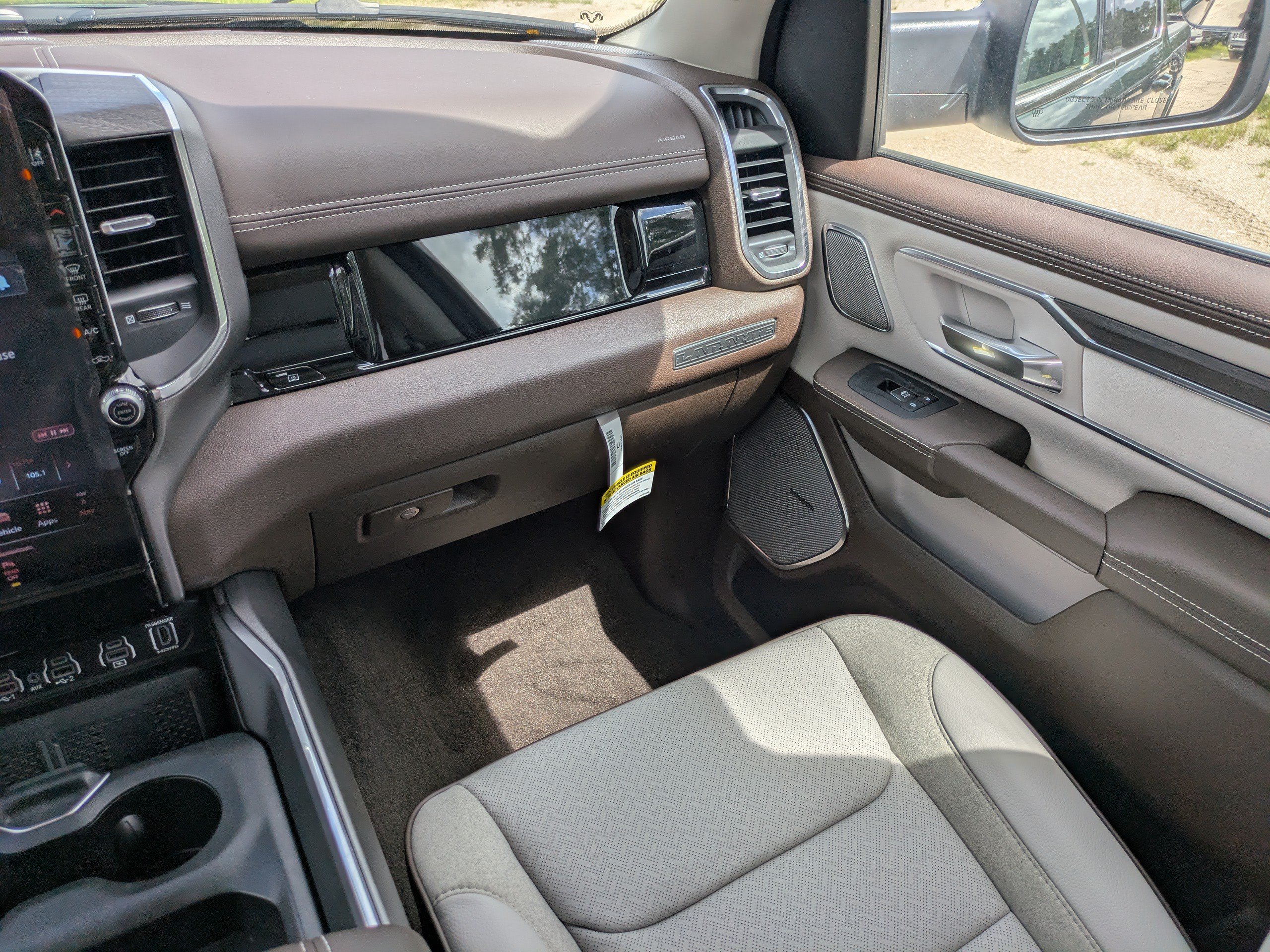 Used 2026 RAM 1500 Laramie w/ Advanced Safety Group II AWD/4WD image 16