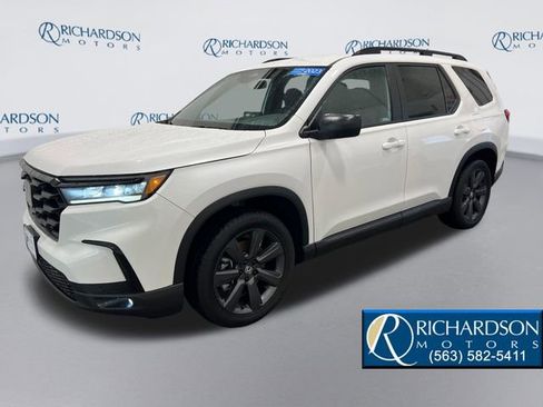 Certified 2023 Honda Pilot Sport image 1