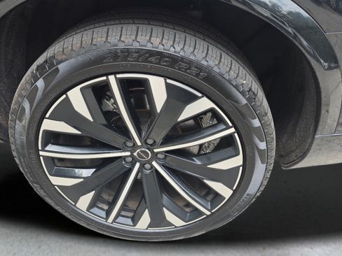 Used 2025 Volvo XC90 B6 Plus AWD/4WD image 25