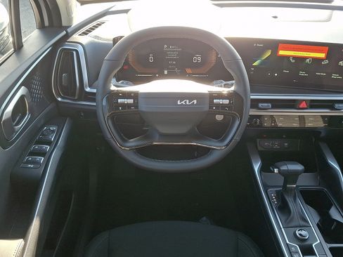 New 2026 Kia Sorento LX FWD image 11