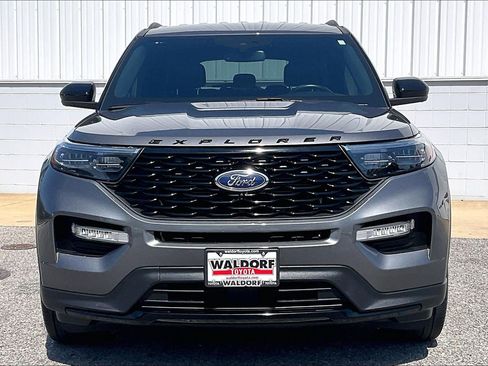 Used 2023 Ford Explorer ST-Line AWD/4WD image 3