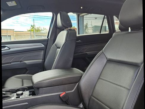 Used 2022 Volkswagen Atlas Cross Sport SE image 28