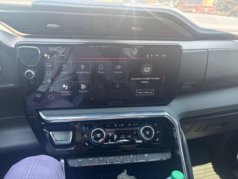 Used 2023 GMC Sierra 1500 Denali RWD image 9