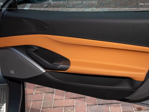 Used 2019 Ferrari Portofino image 22