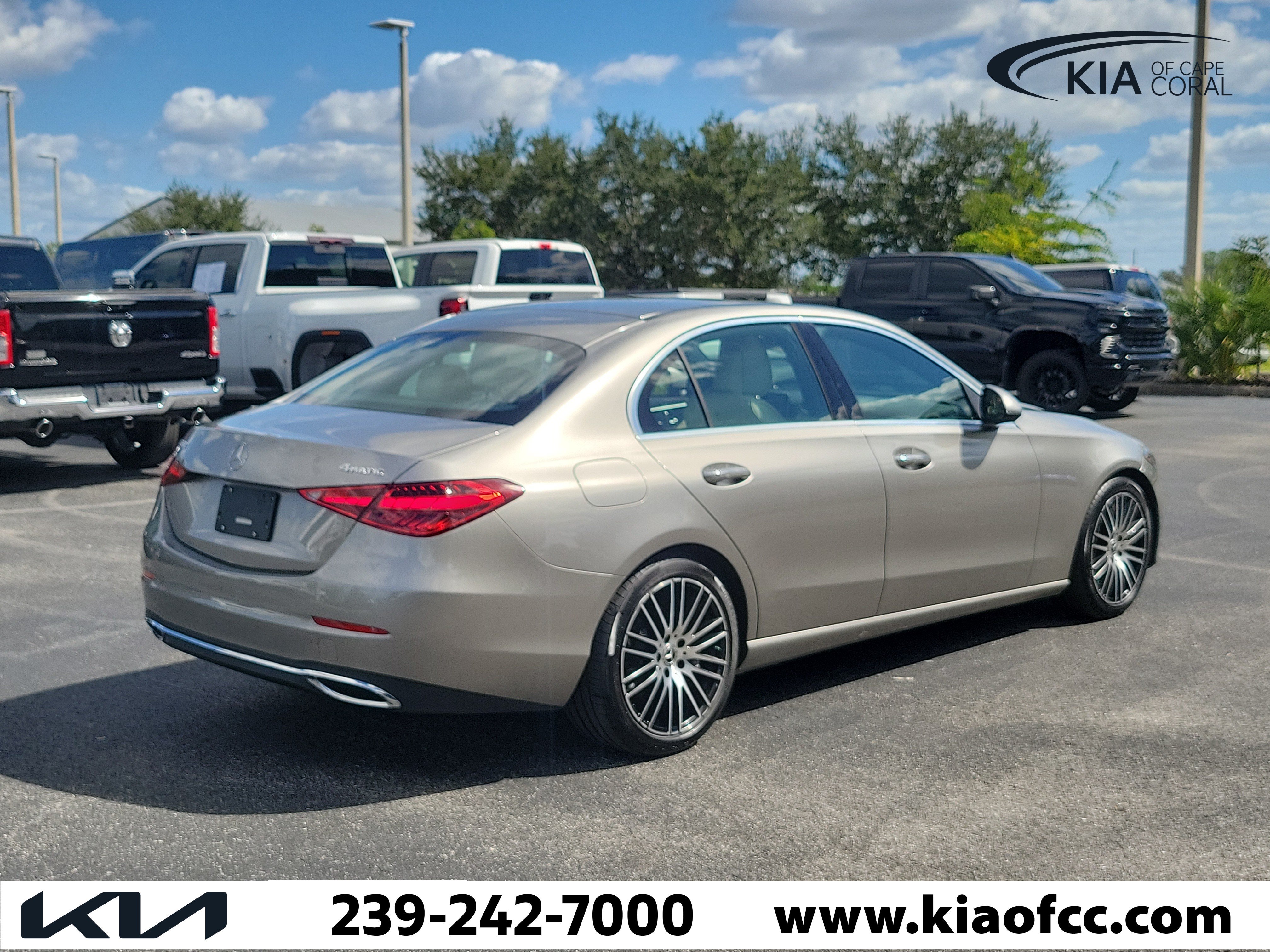 Used 2022 Mercedes-Benz C 300 4MATIC Sedan image 6