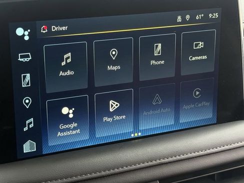 Used 2024 Chevrolet Suburban LT RWD image 19