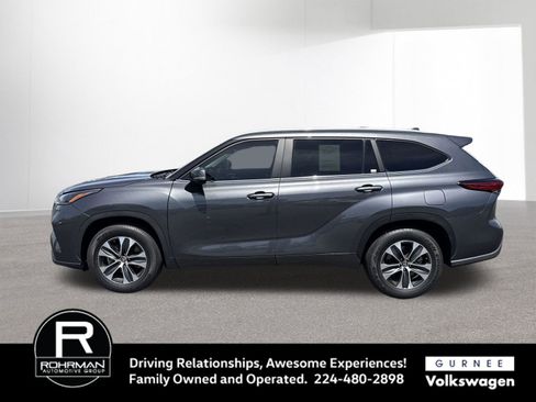Used 2023 Toyota Highlander XLE FWD image 5