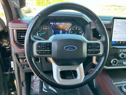Used 2024 Ford Expedition Max Limited AWD/4WD image 14