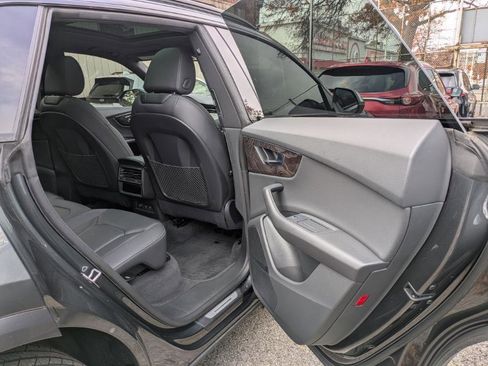 Used 2021 Audi Q8 Premium Plus w/ Premium Plus Package image 10