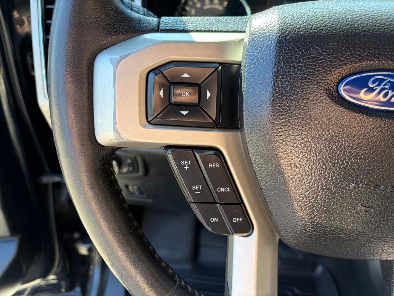 Used 2018 Ford F150 Lariat w/ Equipment Group 502A Luxury AWD/4WD image 18