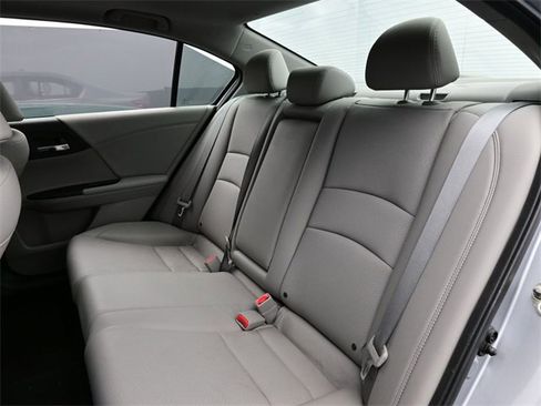 Used 2017 Honda Accord EX-L image 14