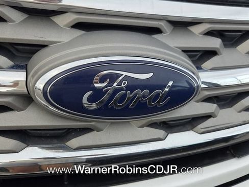 Used 2018 Ford Explorer XLT w/ Equipment Group 202A FWD image 31