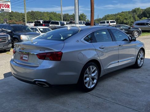 Used 2019 Chevrolet Impala Premier FWD image 6