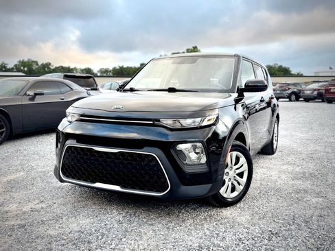 Used 2020 Kia Soul LX FWD image 1