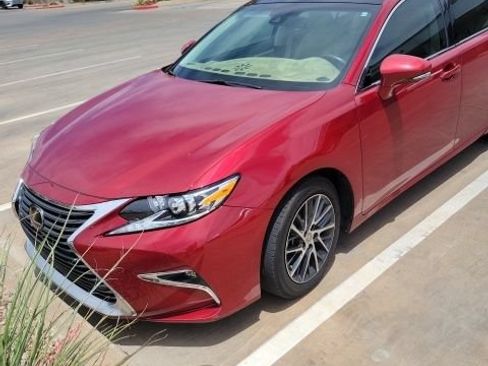 Used 2017 Lexus ES 350 w/ Navigation System Package FWD image 3