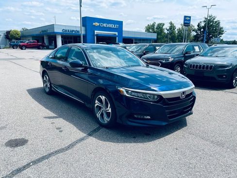 Used 2018 Honda Accord EX image 9