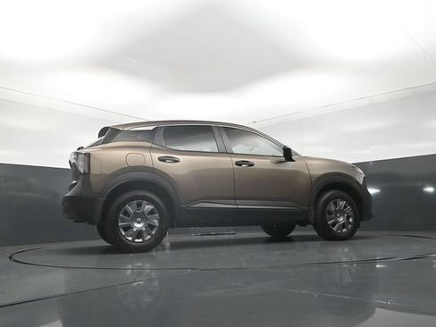 Used 2025 Nissan Kicks S w/ Interior Electronics Package FWD image 35