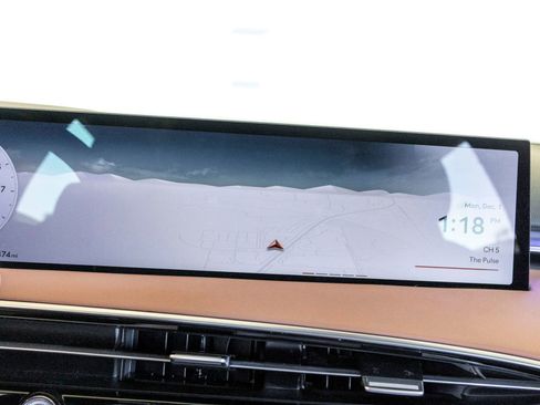 Used 2026 Genesis GV70 2.5T Advanced image 12