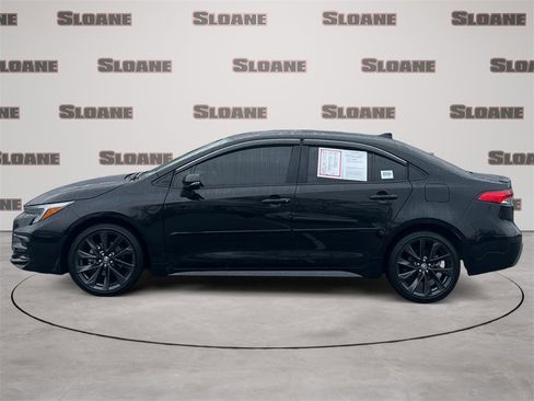 Certified 2024 Toyota Corolla SE image 2