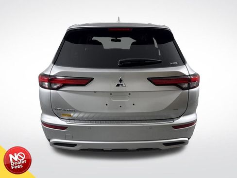 Used 2022 Mitsubishi Outlander SE image 4
