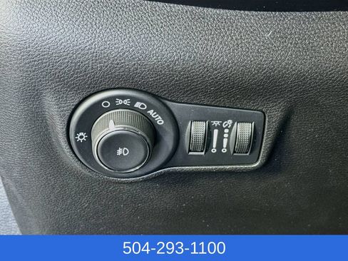 Used 2024 Jeep Compass Latitude AWD/4WD image 12